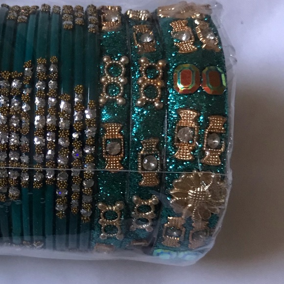 Gorgeous Indian bangles set 18 bracelets - Picture 5 of 7